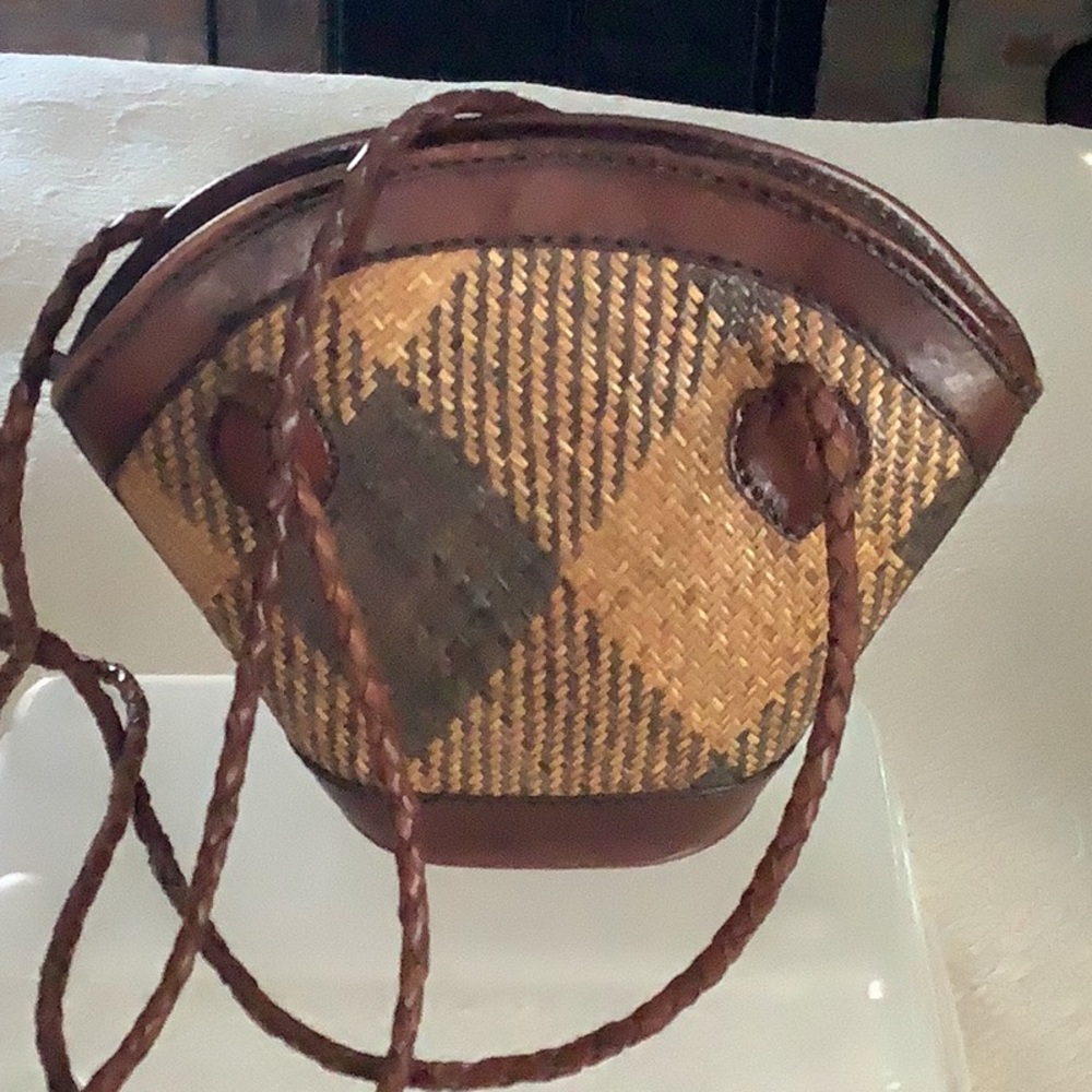 Leather and cane-weaved Purse.